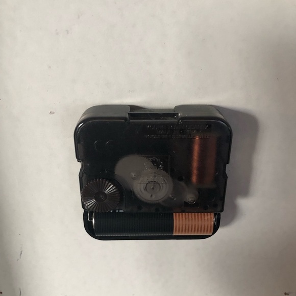 VINTAGE DESK/ SHELF/MANTLE WOOD CLOCK BY OLD TOWN, 1913 - Picture 3 of 5